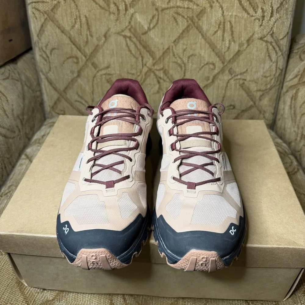 ON Women's Cloudventure Waterproof Running Shoes, Size 9.5 Medium US